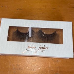 Lavaa Lashes premium faux mink eyelashes